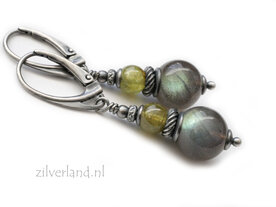 Handgemaakte Oorbellen met Labradoriet en Grossulaar Granaat