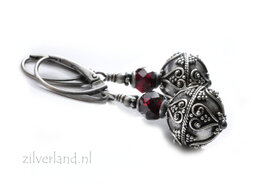 Handgemaakte Oorbellen met Bali Kralen en Granaat