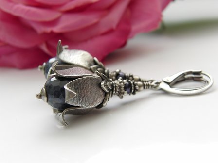 Zilveren Oorbellen met Saffieren &quot;Saffierklokjes&quot;