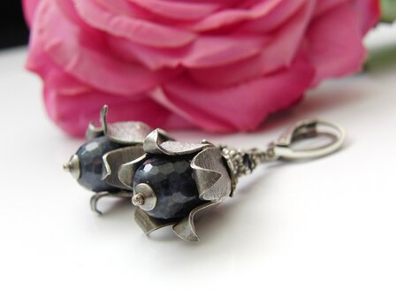 Zilveren Oorbellen met Saffieren &quot;Saffierklokjes&quot;