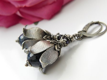 Zilveren Oorbellen met Saffieren &quot;Saffierklokjes&quot;