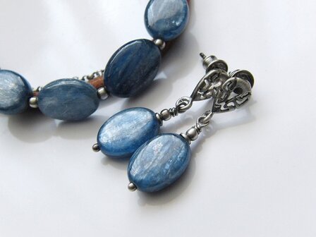 Zilveren Oorstekers met Kyaniet