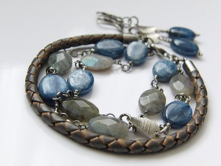 Sieraden Set; Oorbellen en Armband &quot;Kyaniet en Labradoriet in Leder&quot;