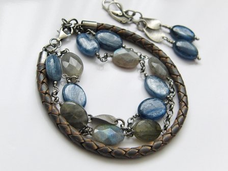 Sieraden Set; Oorbellen en Armband &quot;Kyaniet en Labradoriet in Leder&quot;