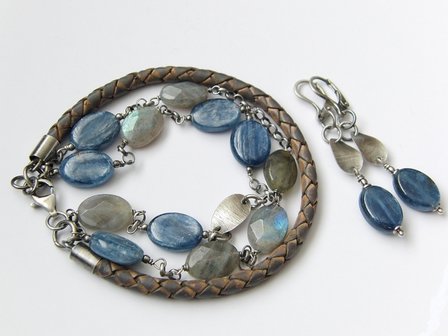 Sieraden Set; Oorbellen en Armband &quot;Kyaniet en Labradoriet in Leder&quot;