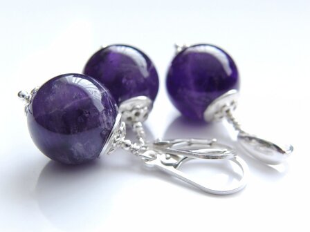 Zilveren Sieraden Set: Oorbellen en Hanger met Amethist