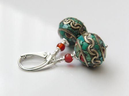 Zilveren Oorbellen met Kralen uit Tibet 