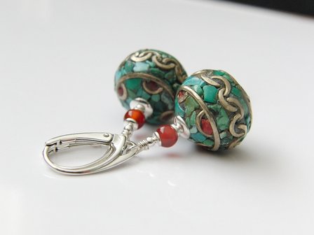 Zilveren Oorbellen met Kralen uit Tibet 