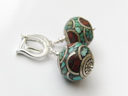 Zilveren Oorbellen met Tibetaanse Kralen 3