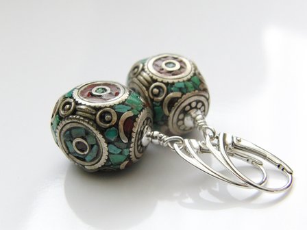 Zilveren Oorbellen met Tibetaanse Kralen 4