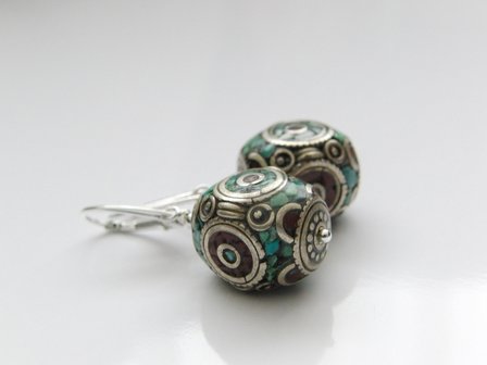 Zilveren Oorbellen met Tibetaanse Kralen 4