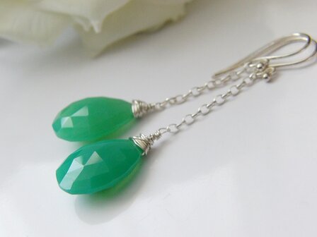 Zilveren Oorbellen met Chalcedoon Briolettes