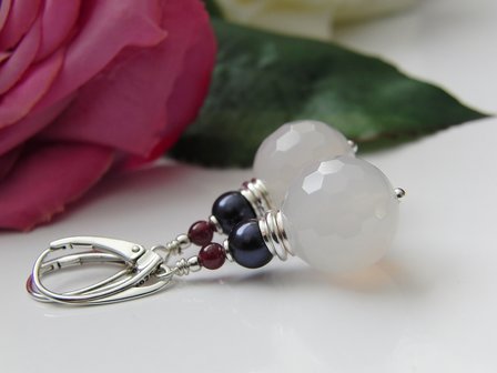 Zilveren Oorbellen met Witte Agaat 