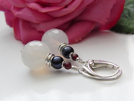 Zilveren Oorbellen met Witte Agaat 