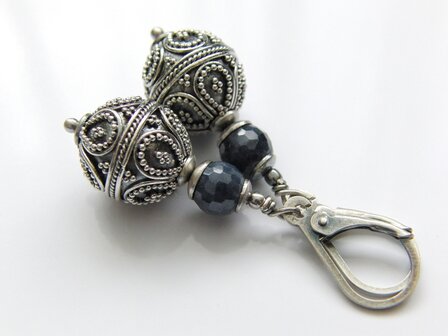 Zilveren Oorbellen met Bali Kralen en Saffieren