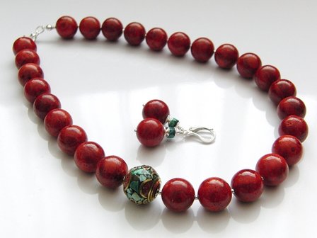 Set- Ketting en Oorbellen met Sponskoraal en Tibetaanse Kraal