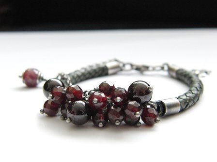 Edelstenen Armband met Granaat en Leer