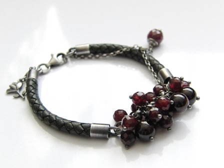 Edelstenen Armband met Granaat en Leer