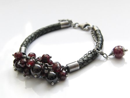 Edelstenen Armband met Granaat en Leer