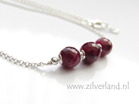 Handgemaakte Zilveren Ketting met Robijn