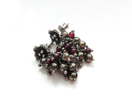 Sterling Zilveren Bali Oorstekers met Pyriet en Granaat