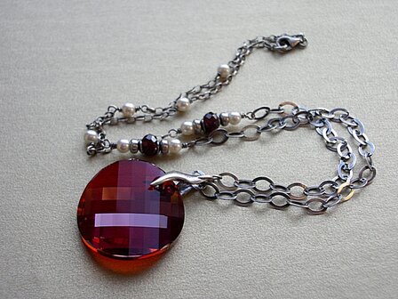 Zilveren Ketting met Swarovski Twist Red Magma