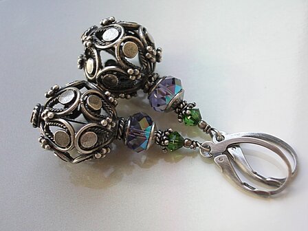 Zilveren Oorbellen met Bali Kralen en Swarovski