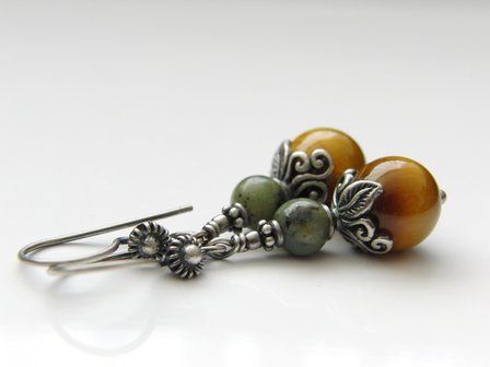 Edelstenen Oorbellen met Tijgeroog en Nefriet