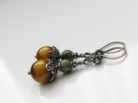 Edelstenen Oorbellen met Tijgeroog en Nefriet