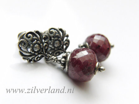 Sterling Zilveren Oorstekers met Robijn- Gereserveerd