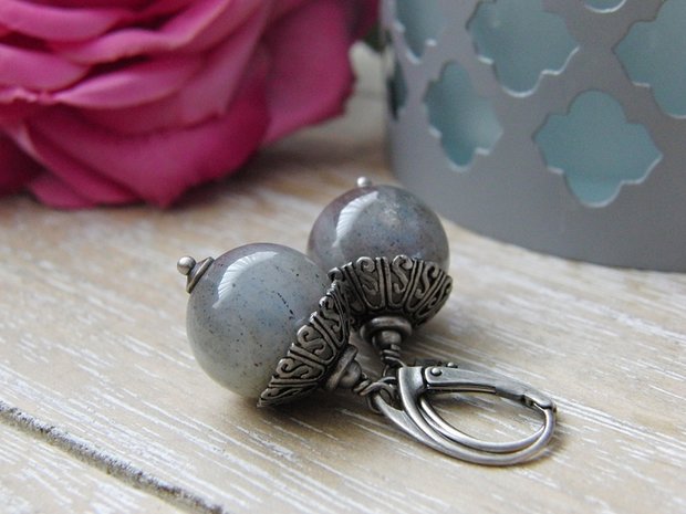 Handgemaakte Oorbellen met Edelstenen "Labradoriet in Bali"