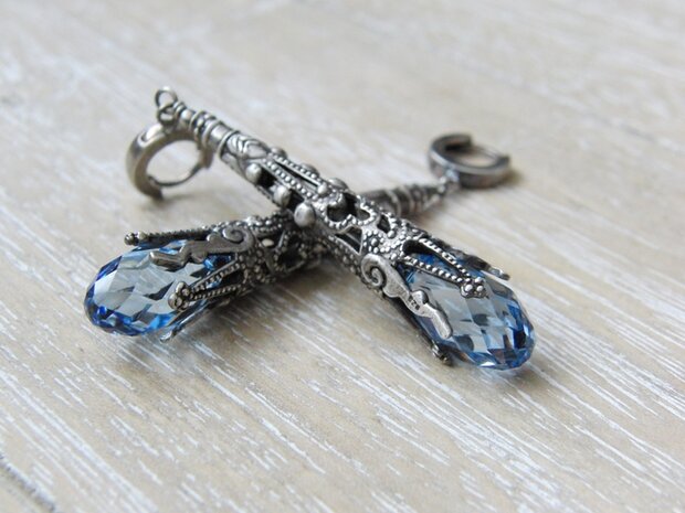 Zilveren Oorbellen met Swarovski Briolettes "Kantwerk Knuppels"