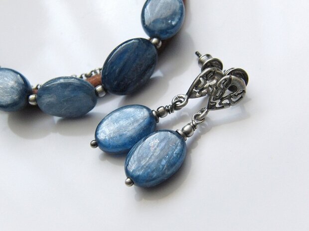 Zilveren Oorstekers met Kyaniet