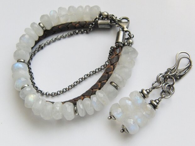 Edelstenen Oorbellen "Regenboogmaansteen in Oxide"