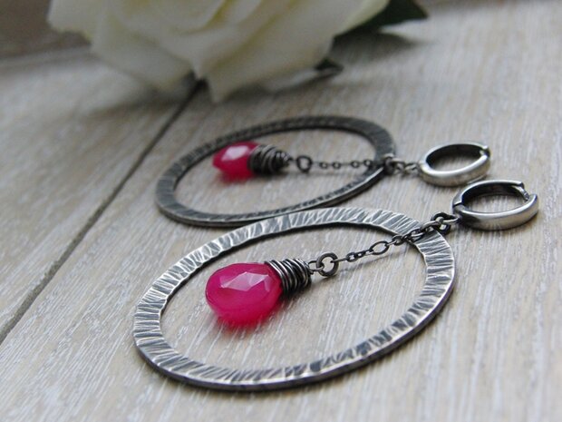 Zilveren Oorbellen met Chalcedoon "Around and Around"