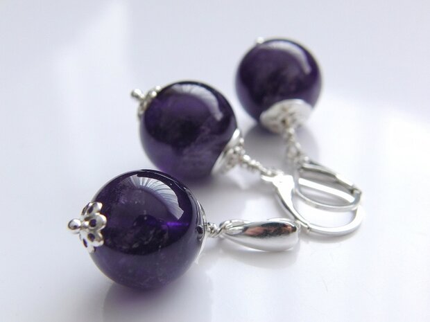 Zilveren Sieraden Set: Oorbellen en Hanger met Amethist