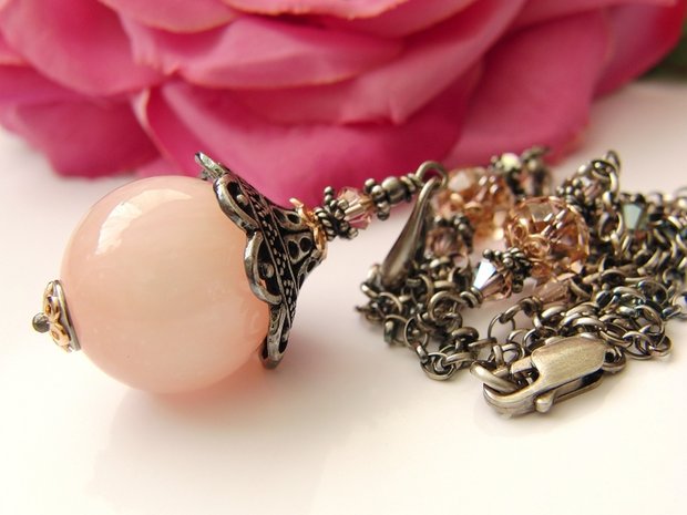 Handgemaakte Ketting met Jade "Zalm Bal"