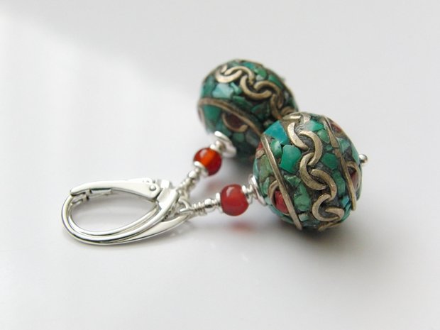 Zilveren Oorbellen met Kralen uit Tibet 