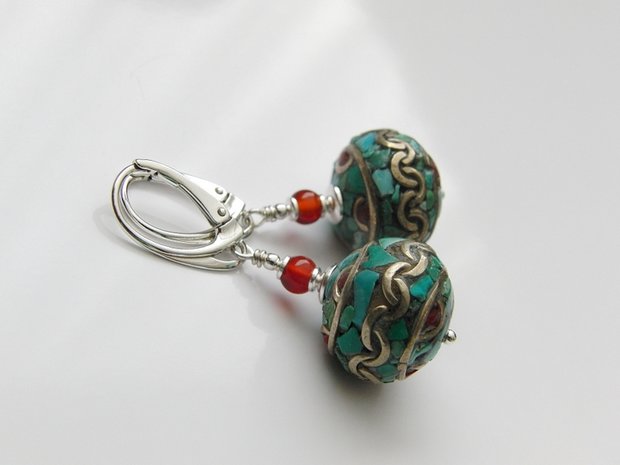 Zilveren Oorbellen met Kralen uit Tibet 