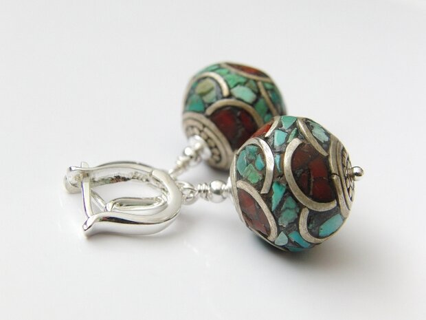 Zilveren Oorbellen met Tibetaanse Kralen 3