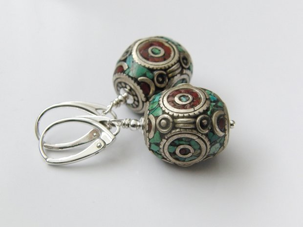 Zilveren Oorbellen met Tibetaanse Kralen 4