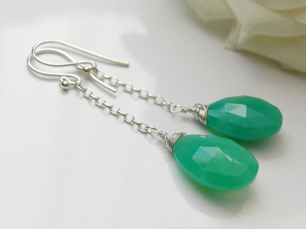 Zilveren Oorbellen met Chalcedoon Briolettes