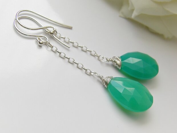 Zilveren Oorbellen met Chalcedoon Briolettes