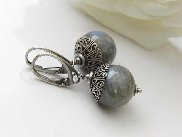 Zilveren Oorbellen met Edelstenen "Labradoriet in Bali"