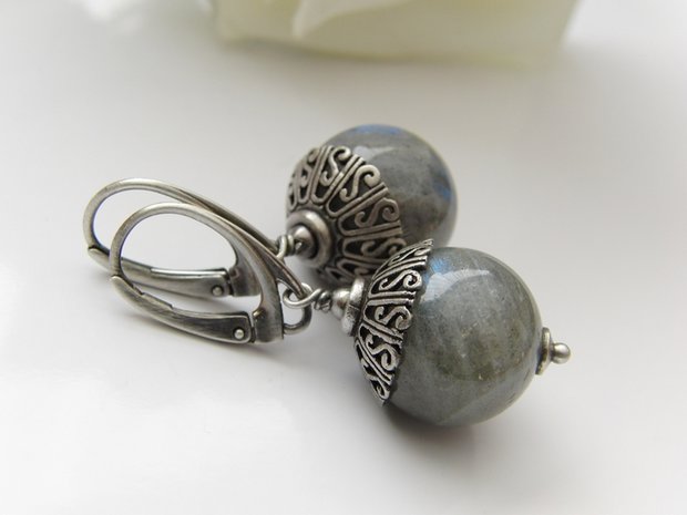 Zilveren Oorbellen met Edelstenen "Labradoriet in Bali"