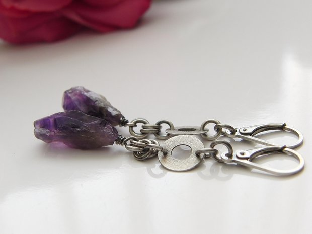 Zilveren Oorbellen met Ruwe Amethist
