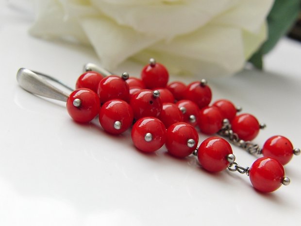 Zilveren Oorbellen met Koraal "Rode Bessen"