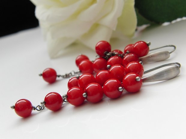 Zilveren Oorbellen met Koraal "Rode Bessen"