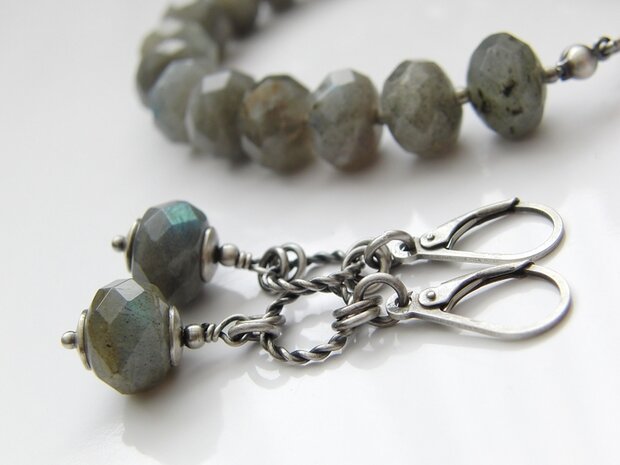 Sterling Zilveren Oorbellen met Labradoriet