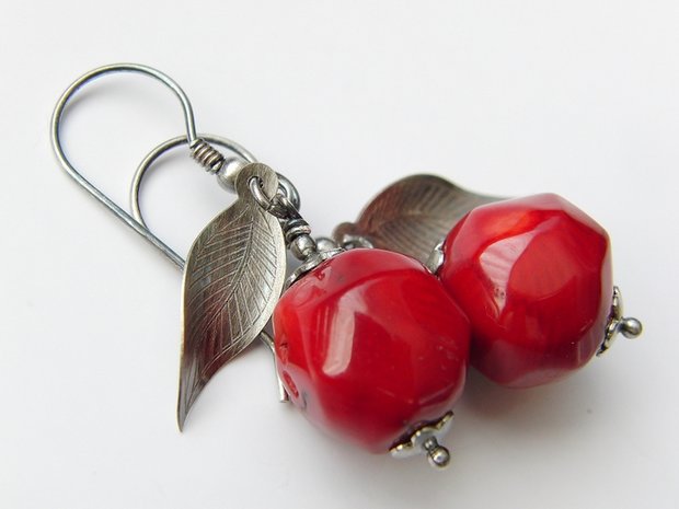 Zilveren Oorbellen met Koraal "Appels"